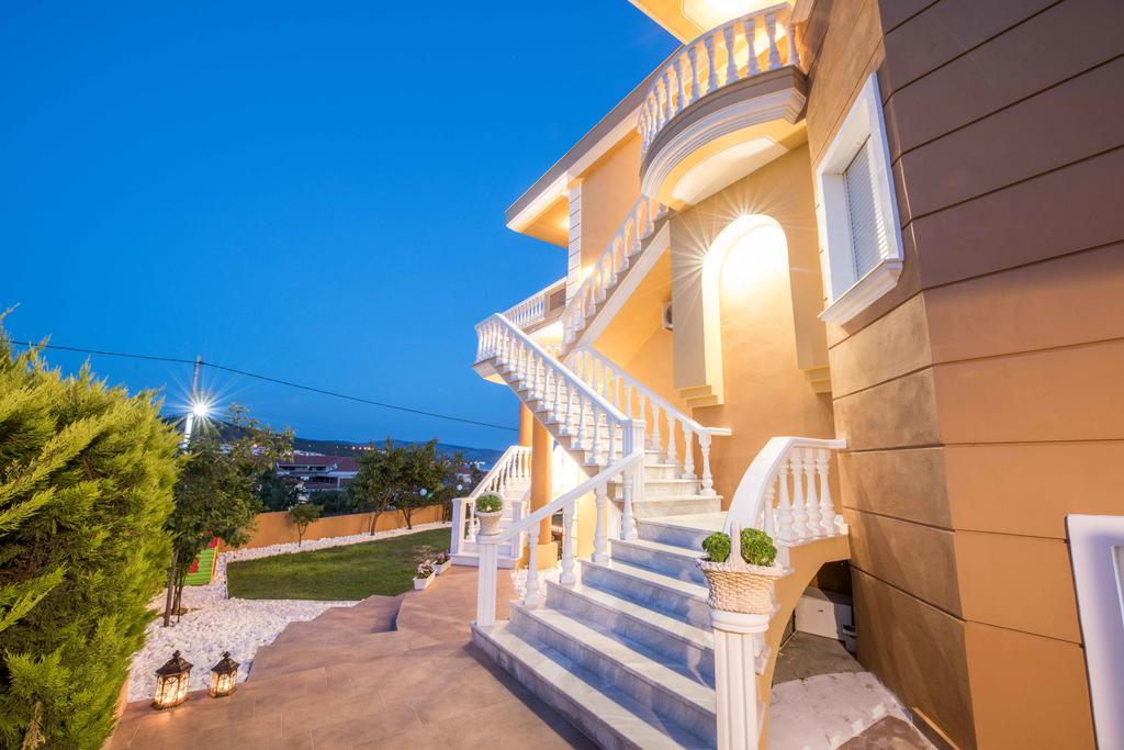 Angels View Luxury Family Apartments Ліменарія Екстер'єр фото